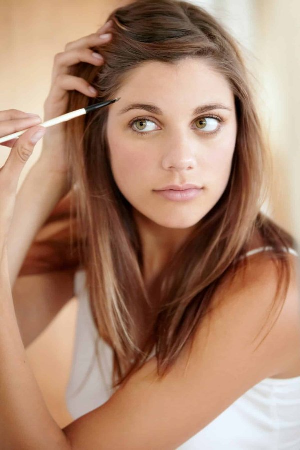 Comment choisir et appliquer un eyeliner pour une mise en valeur naturelle des yeux ?